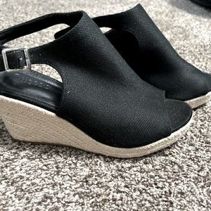 Women’s 8.5 wedge sandals